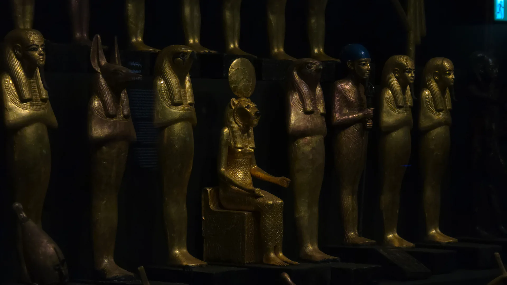 Sekhmet Lyra · Searching for traces of Sekhmet Lyra in Egypt · Sekhmet Lyra statues at the GEM